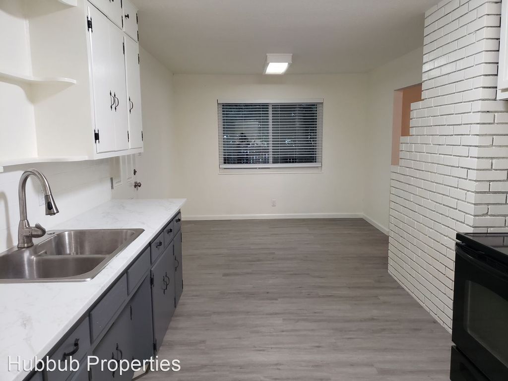 4580 E Bonnyview Rd, Redding, CA 96001