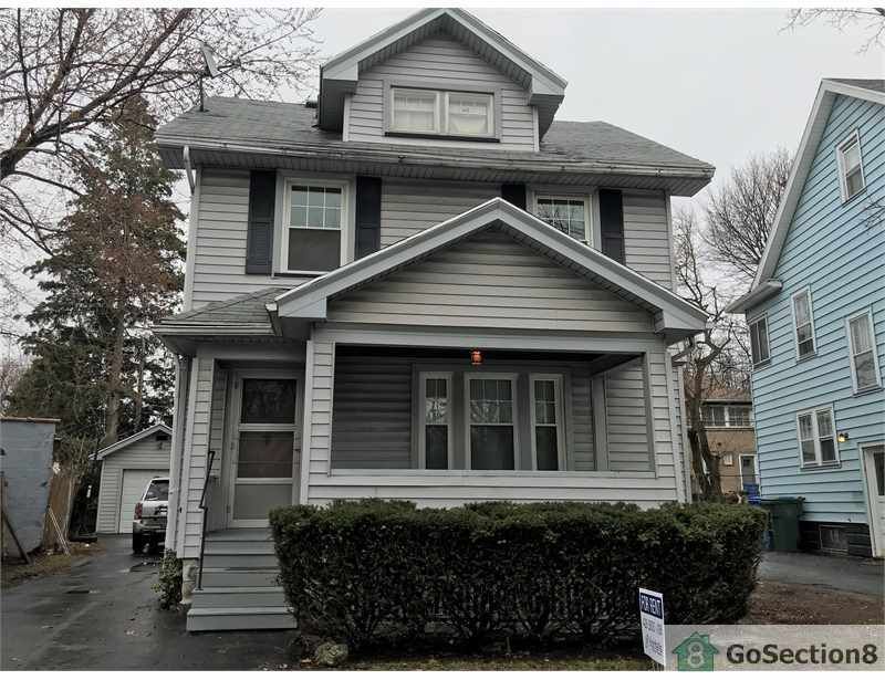 218 Salisbury St, Rochester, NY 14609