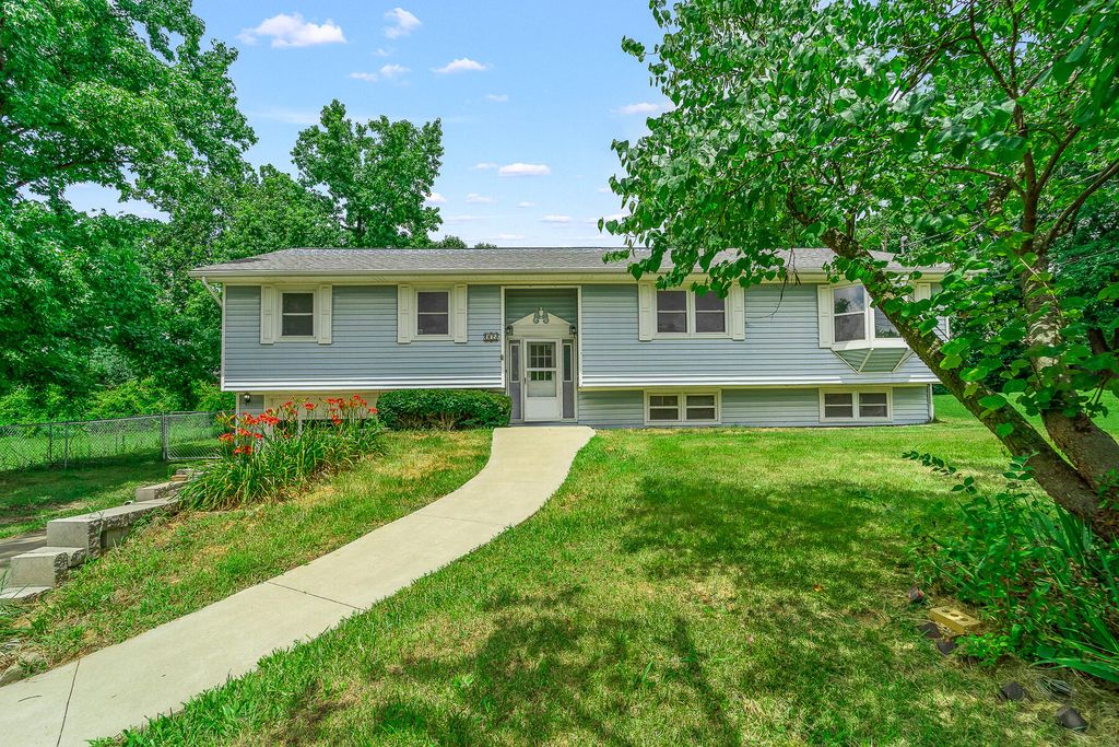 905 Penny Ln, Fulton, MO 65251