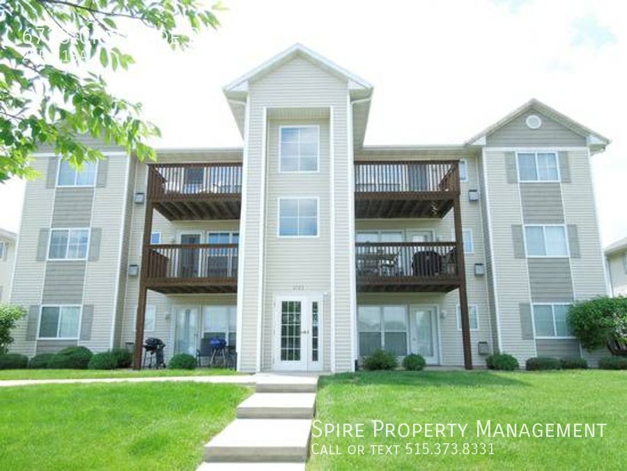6723 Creekside Dr NE #8, Cedar Rapids, IA 52402