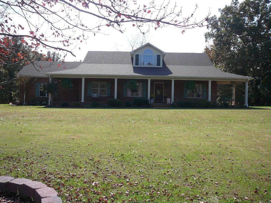 395 County Road 457, Florence, AL 35633