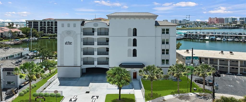 211 Dolphin Poin #501, Clearwater Beach, FL 33767