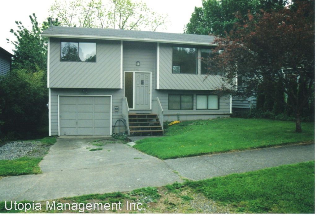 1912 Harris Ave, Bellingham, WA 98225