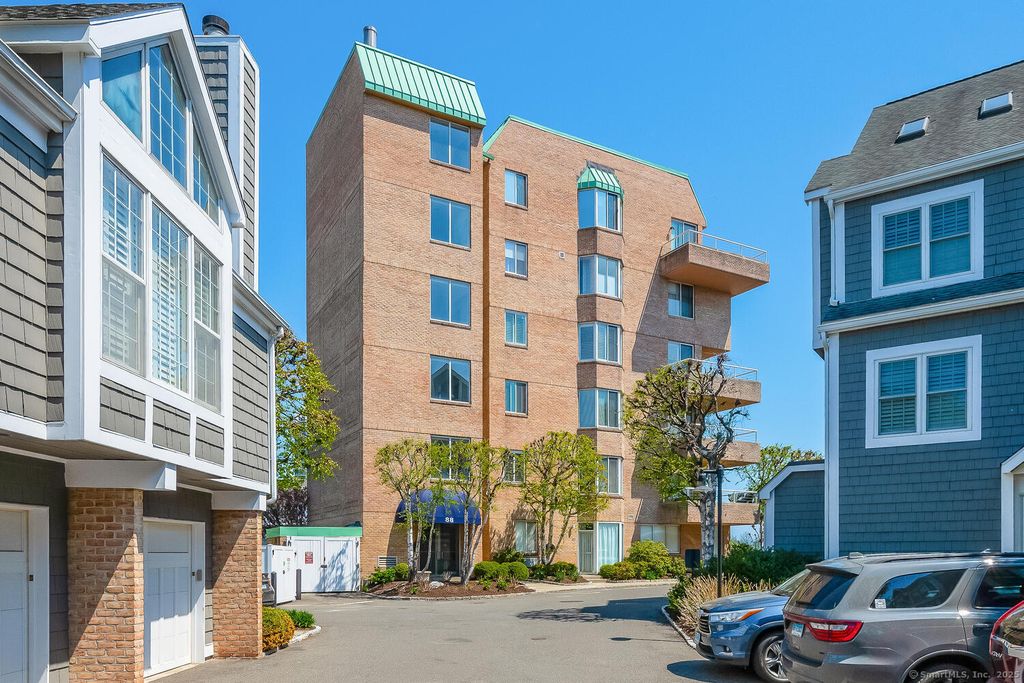 88 Southfield Avenue #302, Stamford, CT 06902