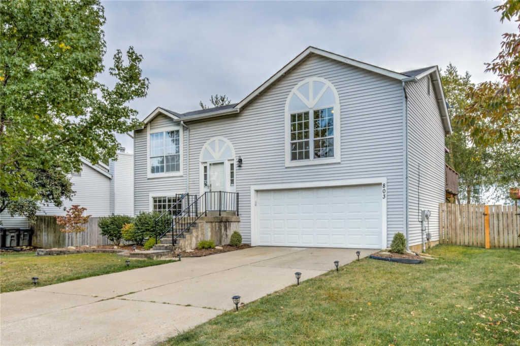 803 Tamerton Pl, Saint Peters, MO 63376