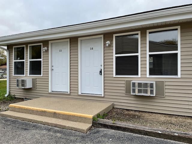 2707 Pine St #14, Pekin, IL 61554