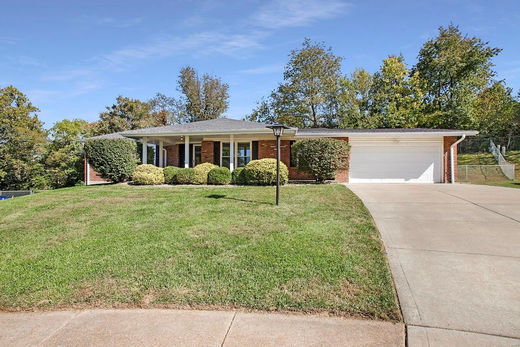 12381 Harundale Ct, Saint Louis, MO 63146