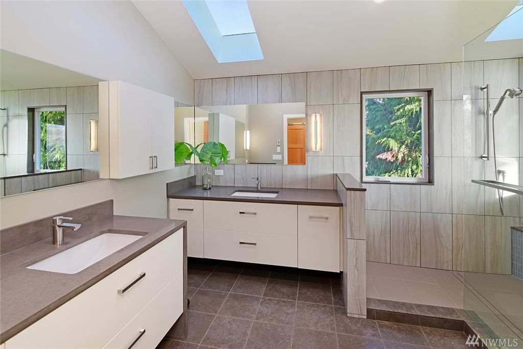 10847 Bill Point Blf NE, Bainbridge Island, WA 3 Bed, 4
