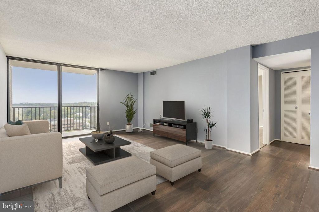 4 Monroe St #1306, Rockville, MD 20850