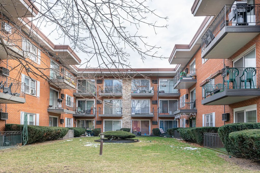 4225 N Keystone Ave #1C, Chicago, IL 60641