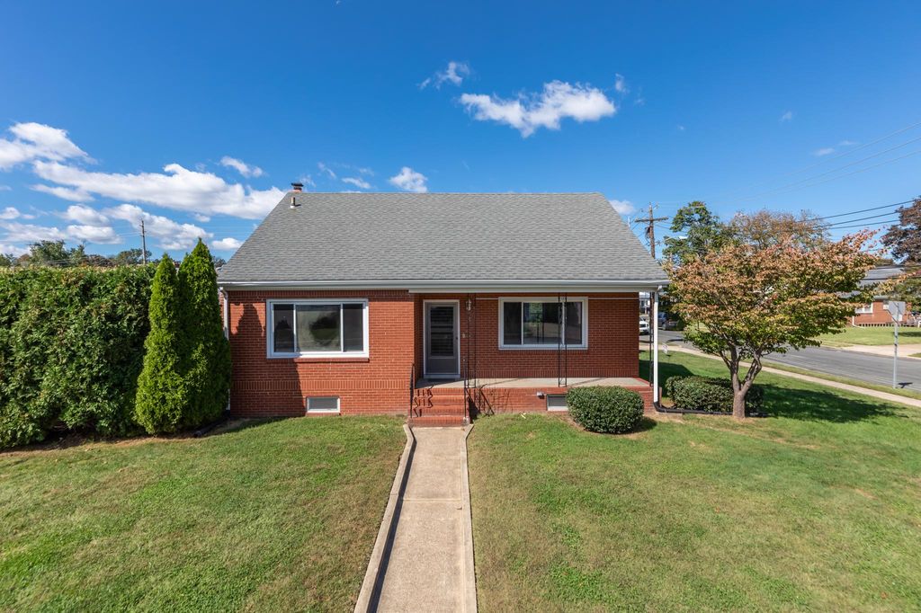 6 Goeke Dr, Trenton, NJ 08610