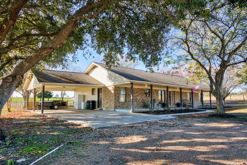 5200 Frank Ln, Chappell Hill, TX 77426