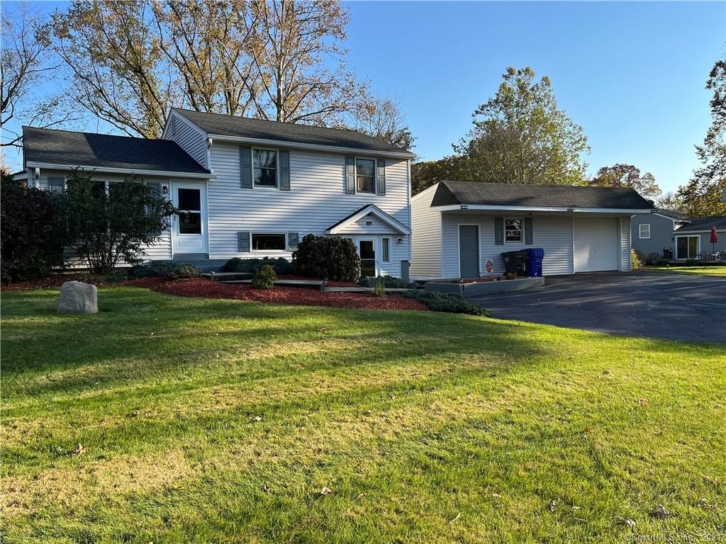 19 Overlook Rd, South Windsor, CT 06074