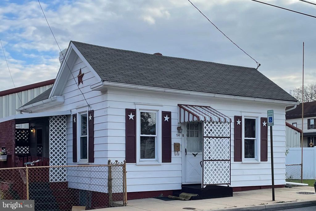 54 Winter St, Hagerstown, MD 21740