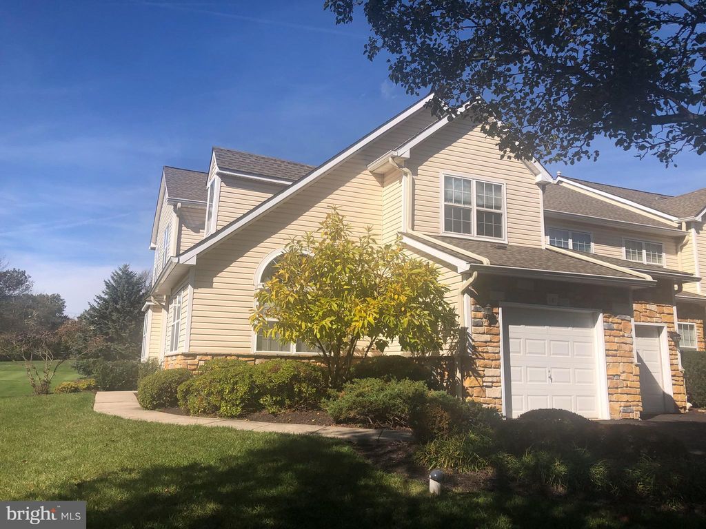 181 Canterbury Ln, Blue Bell, PA 3 Bed, 3 Bath Townhouse 3 Photos