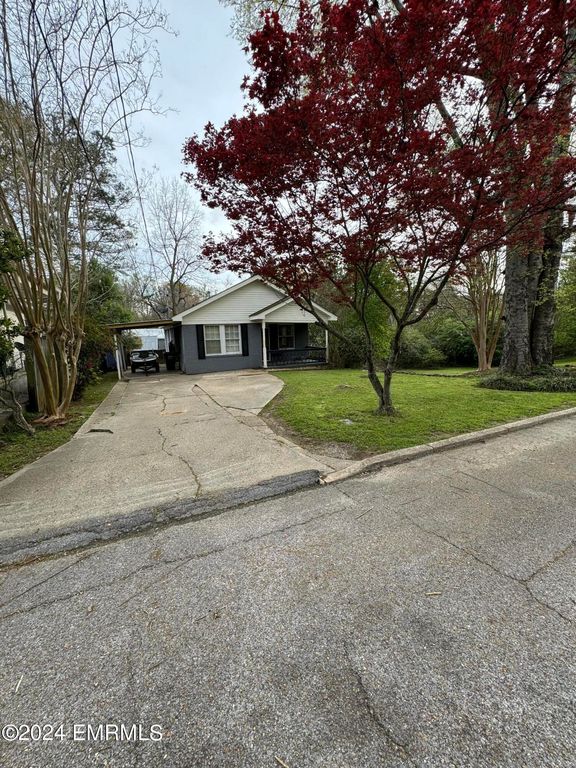 2721 28th St, Meridian, MS 39305