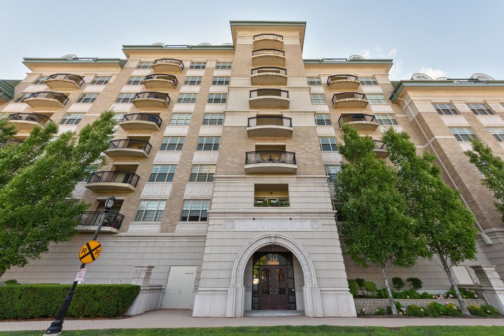 50 N Plum Grove Rd #502E, Palatine, IL 60067