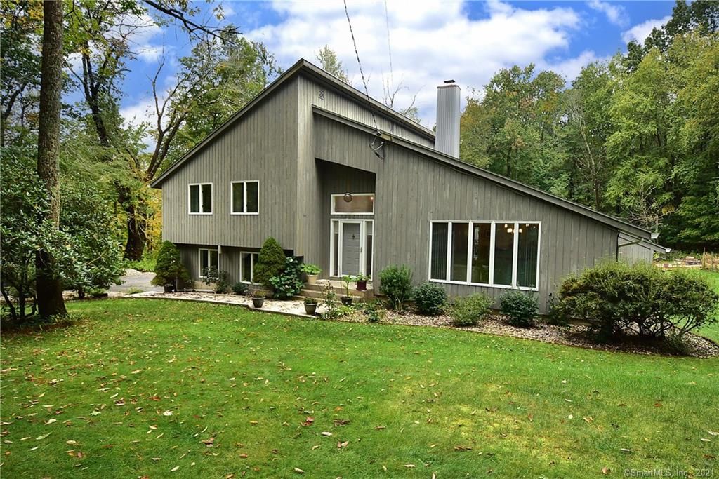 103 Hatch Hill Rd, Vernon, CT 06066