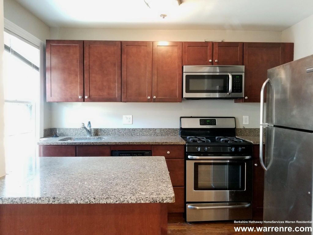 26 Fayette St #1, Boston, MA 02116