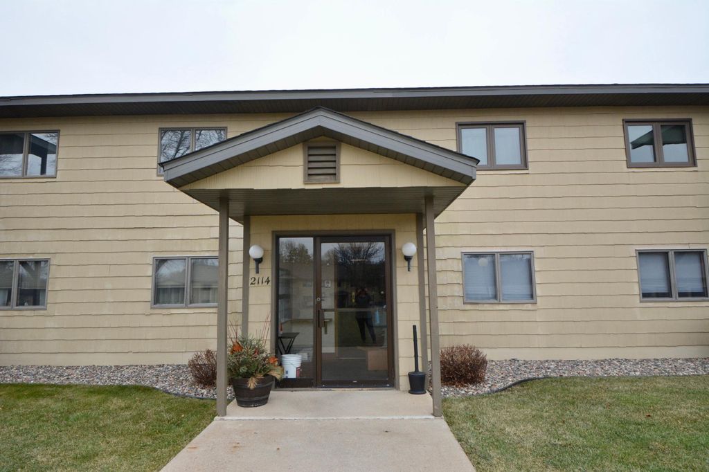 2114 Village Dr   #223, Red Wing, MN 55066