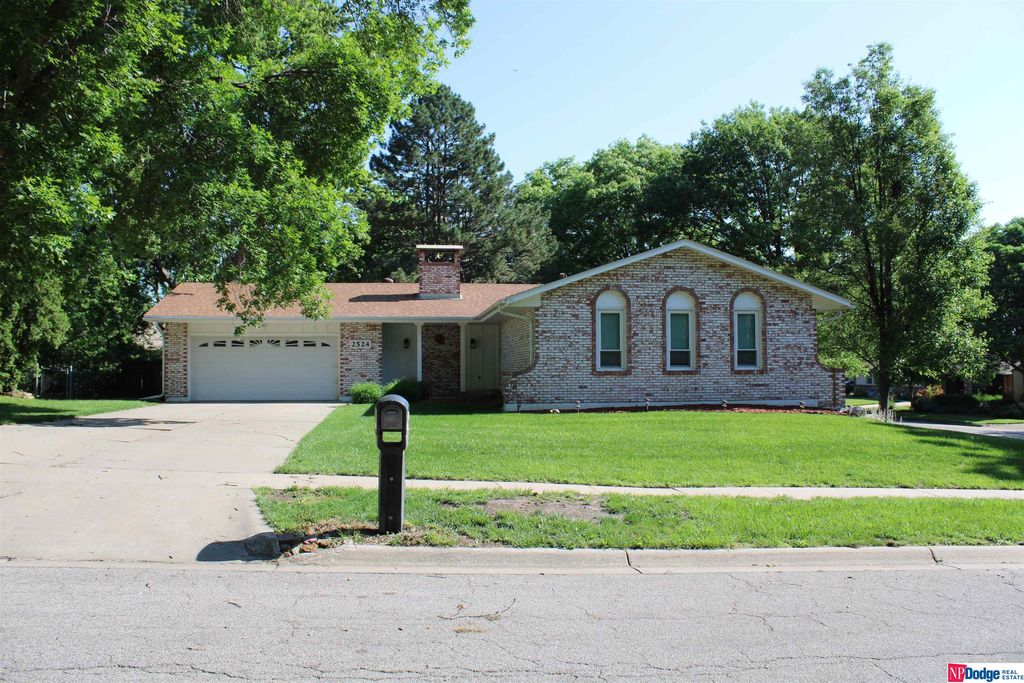 2524 Cheshire N, Lincoln, NE 68512 Trulia