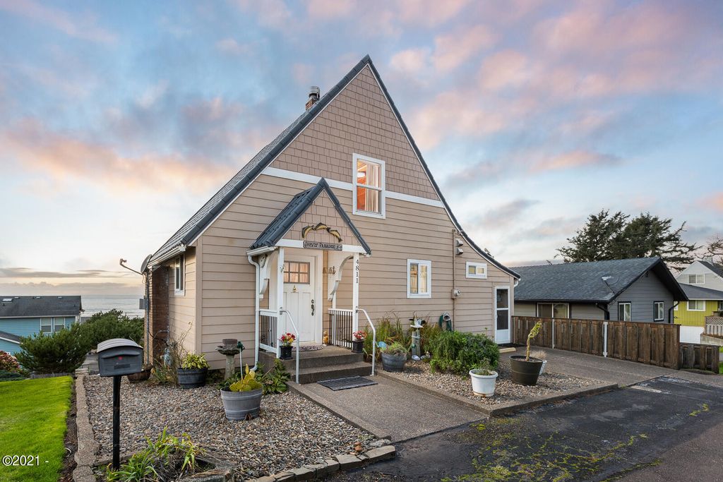 4811 SW Coast Ave, Lincoln City, OR 97367