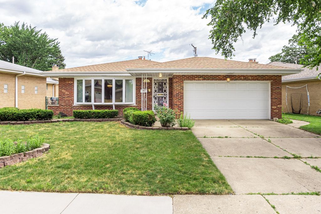 4525 N Oakview St, Chicago, IL 60656