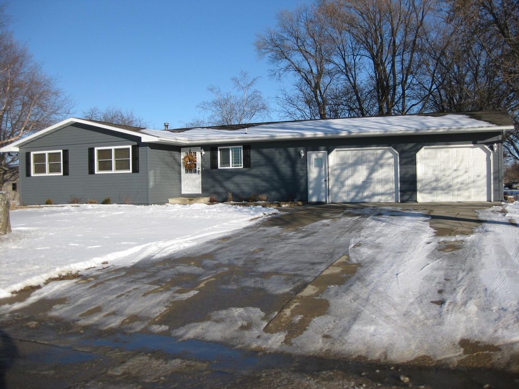 222 N Superior St, Emmetsburg, IA 50536 Trulia