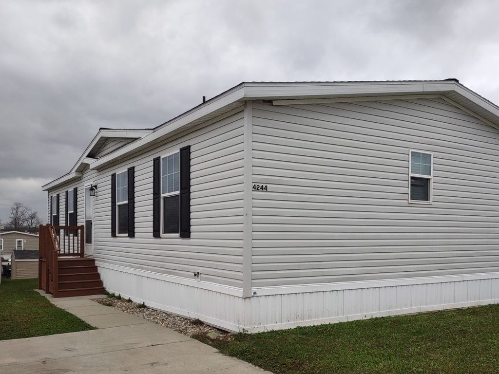 4020 County Farm Rd #306, Jackson, MI 49201