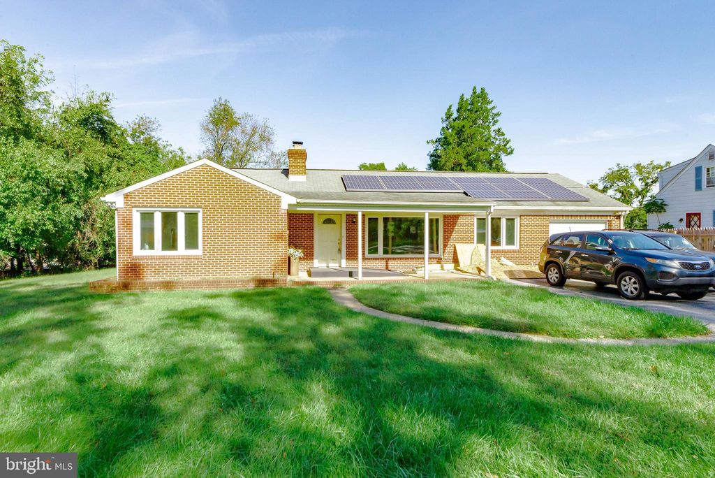 206 Moser Ln, Owings Mills, MD 21117
