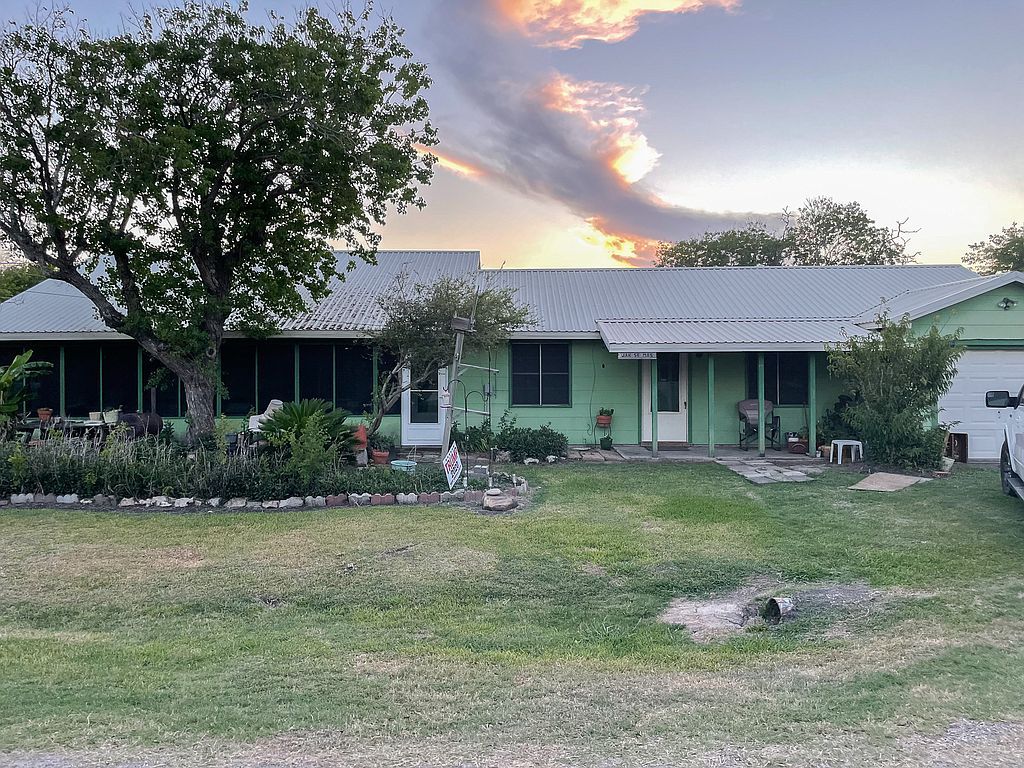 702 S 13th St, Seadrift, TX 77983 Trulia