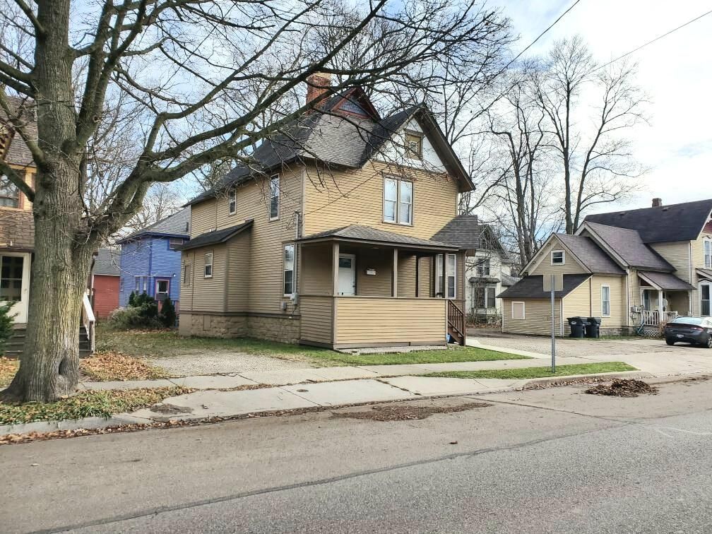 412 Douglas Ave, Kalamazoo, MI 49007