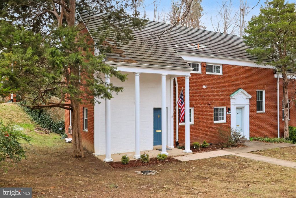 1667 Preston Rd, Alexandria, VA 22302