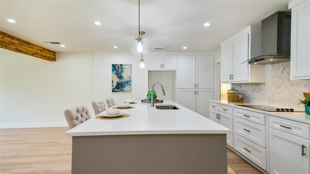 9926 Chimney Hill Ln, Dallas, TX 75243