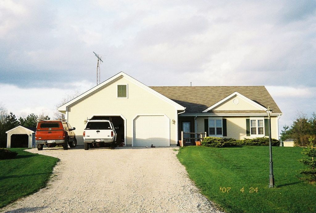 N6358 Long Meadow Dr, Elkhorn, WI 53121