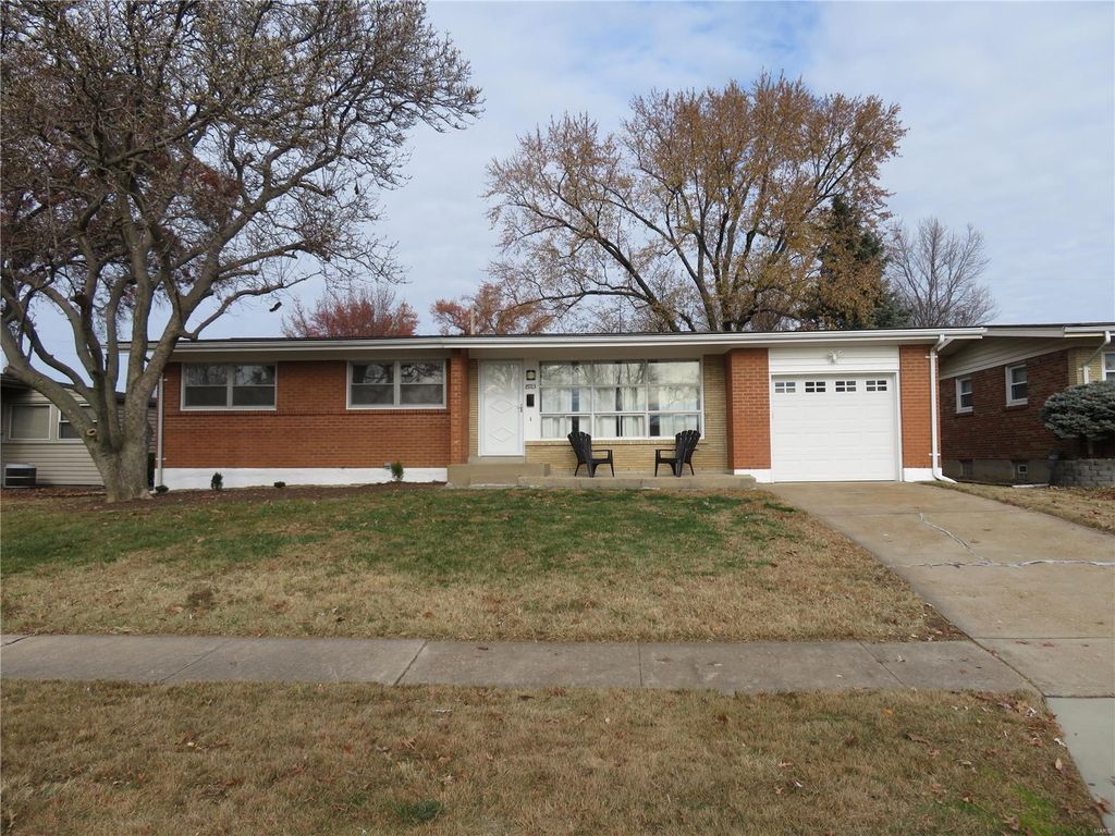 8923 Seneca Ave, Saint Louis, MO 63114