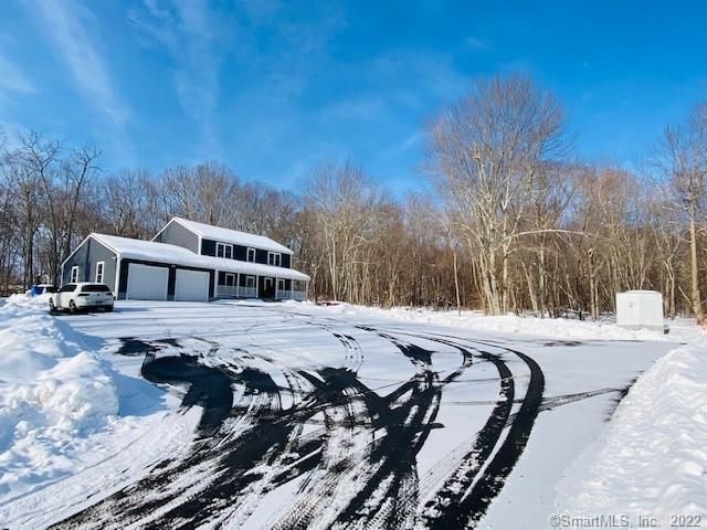 14 Stonehouse Dr, Moosup, CT 06354