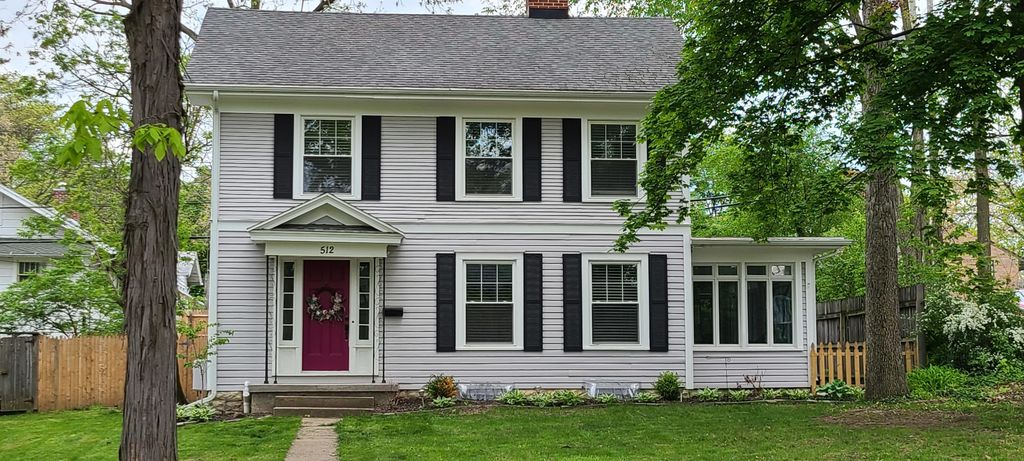 512 Hillcrest Ave, East Lansing, MI 48823