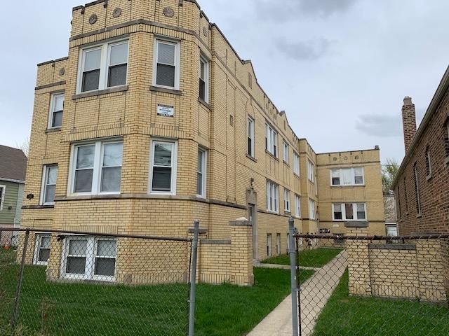 4245 W Walton St #2M, Chicago, IL 60651