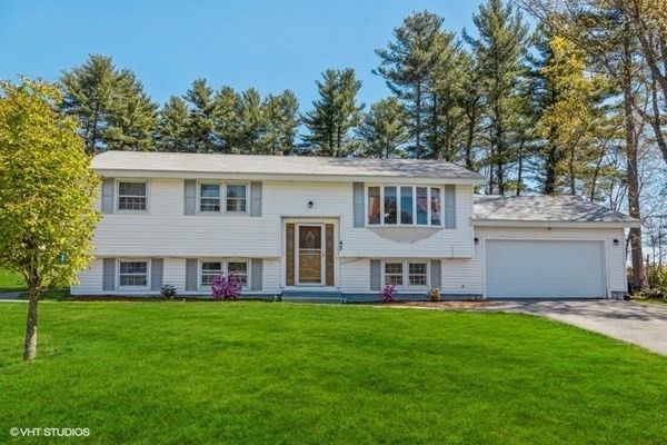 43 Dexter Ave, Dracut, MA 01826