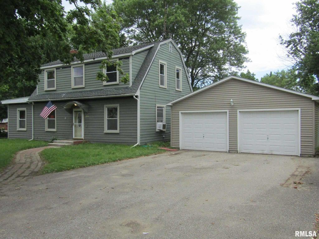 314 W Washington Ave, Lewistown, IL 61542