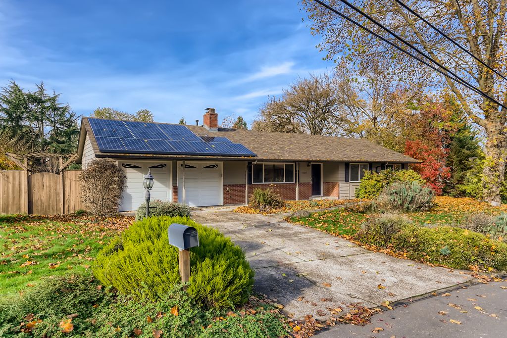 13265 SW Ash Ave, Tigard, OR 97223