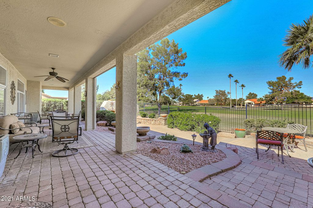 10020 E Coopers Hawk Dr, Sun Lakes, AZ 85248