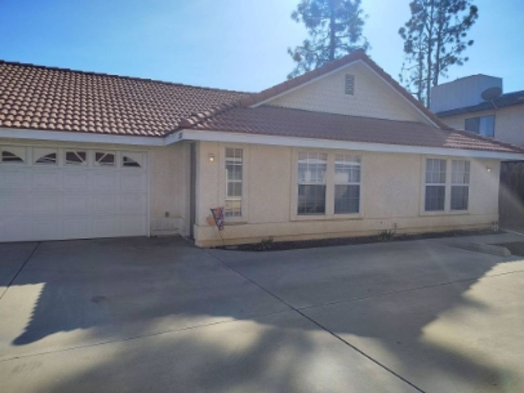 2259 S Laspina St, Tulare, CA 93274