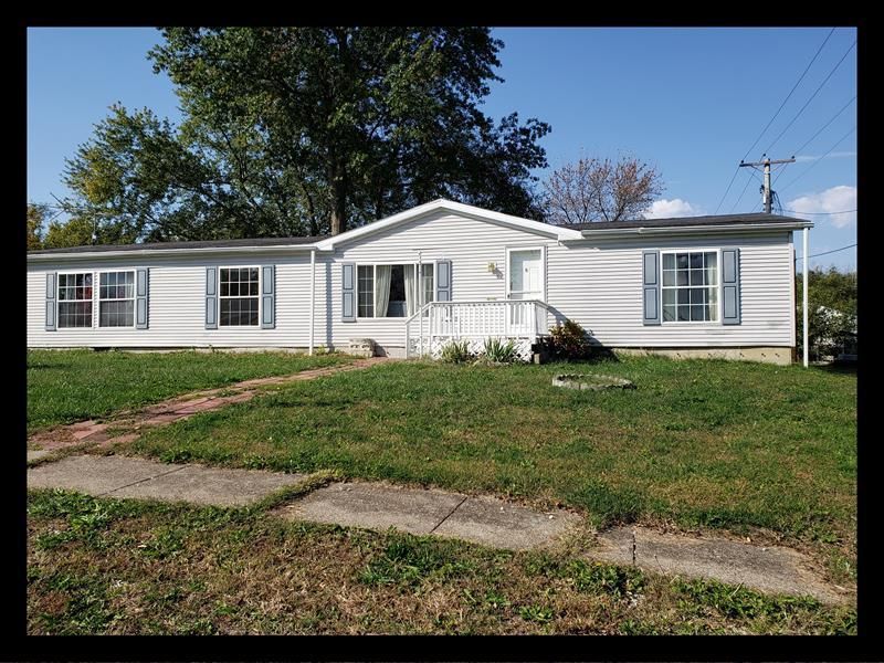 56 S  Rutherford St, Macon, MO 63552