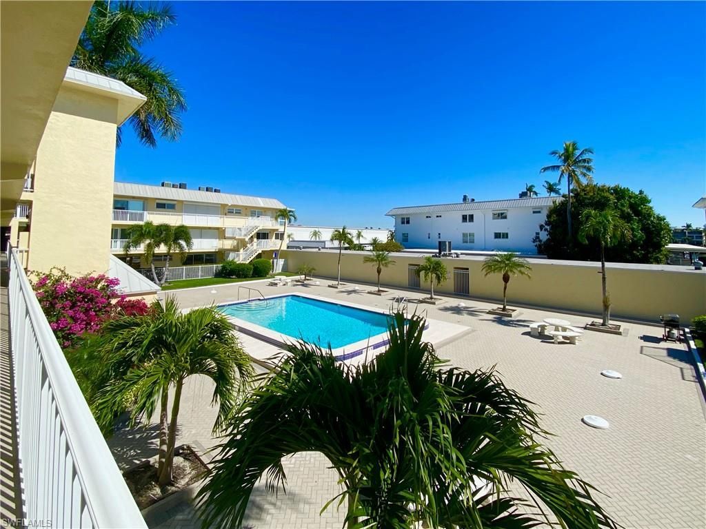 1100 8th Ave S #209C, Naples, FL 34102