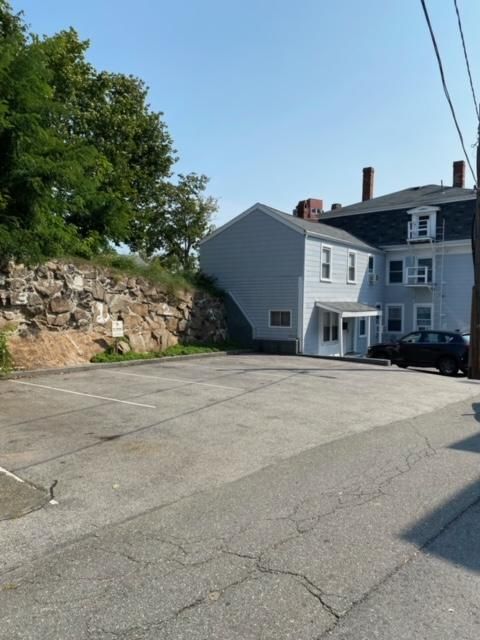 144 Cabot St #3, Beverly, MA 01915