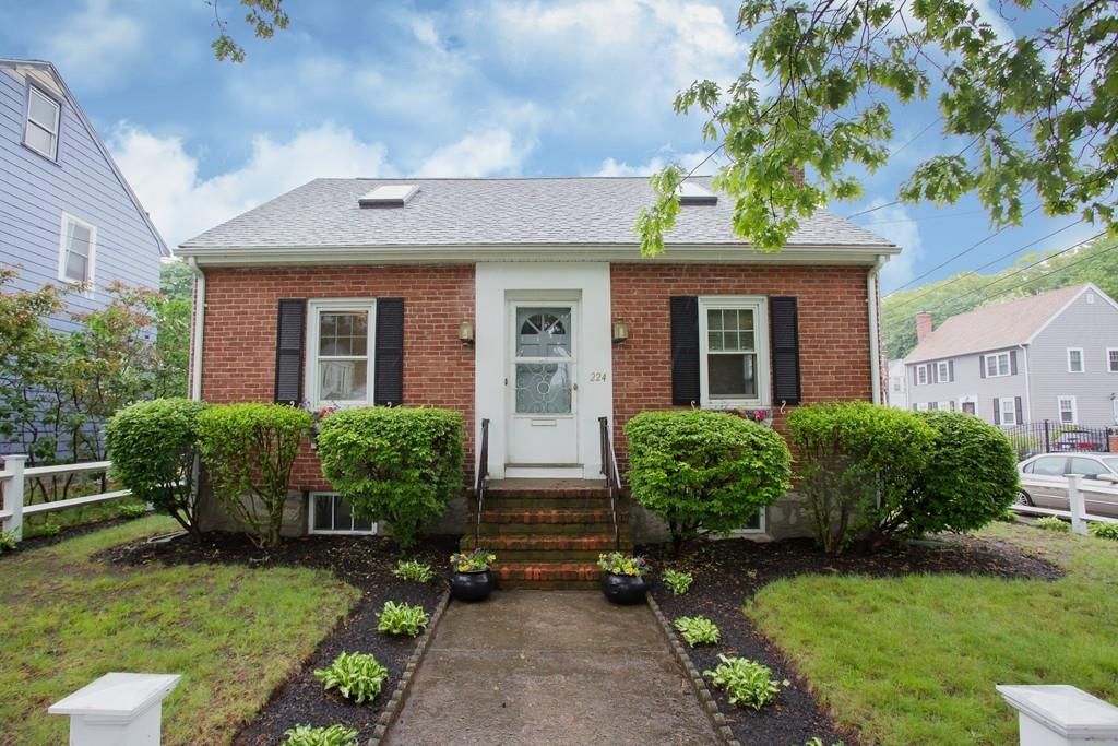 224 Neponset Valley Pkwy, Hyde Park, MA 02136