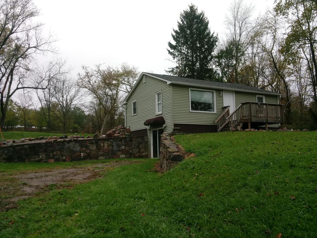 18501 US Highway 127, Cement City, MI 49233