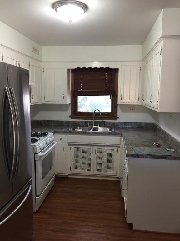 500 Devon Ave #2W, Park Ridge, IL 60068